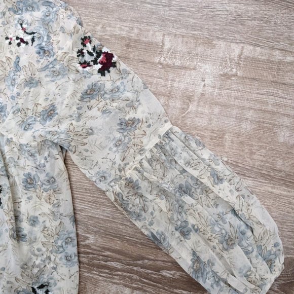 Zara Cream Flowy Embroidered Floral Romantic Peasant Blouse Size Small - Picture 13 of 15